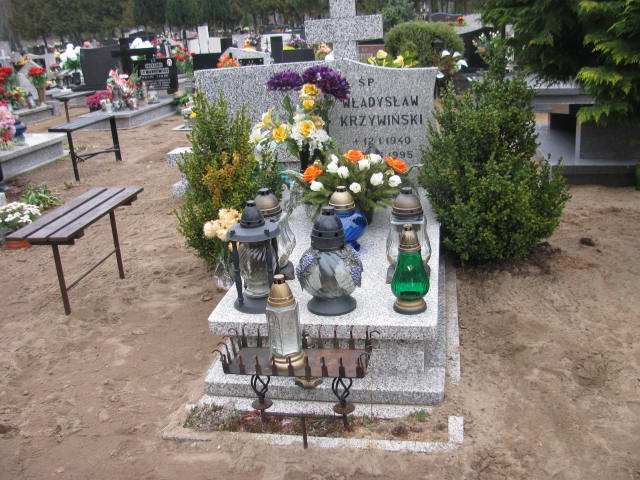 Grób Władysław Krzywiński